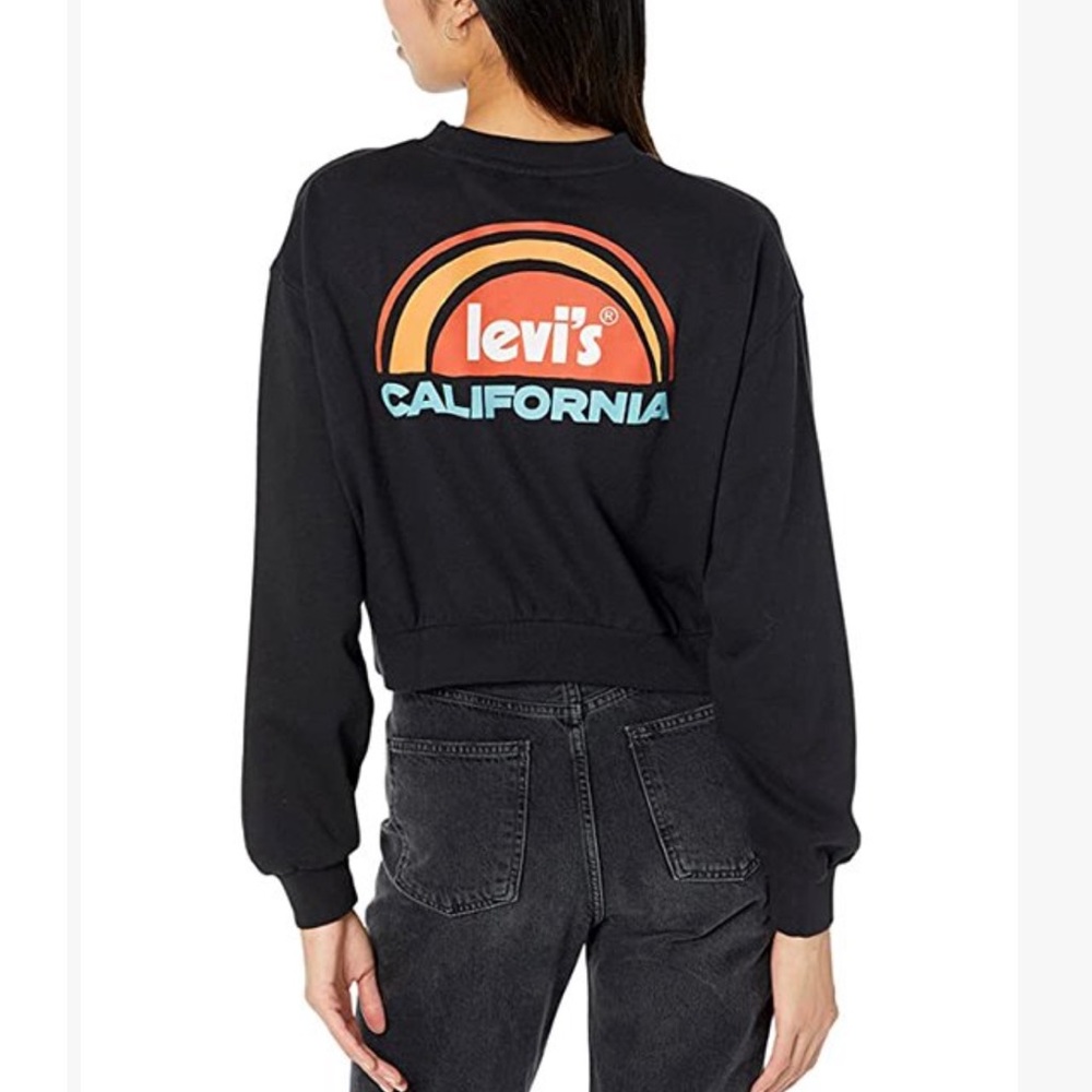 Levi’s black cropped graphic hoodie. SZ. M. NWT